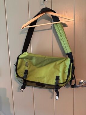 Timbuk2 Olive Green Meidum Messenger Bag